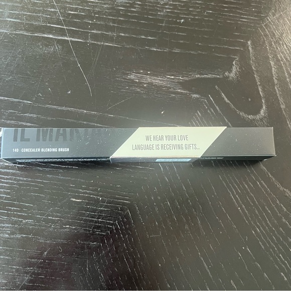 IL MAKIAGE Other - IL MAKIAGE concealer blending brush # 140 NEW